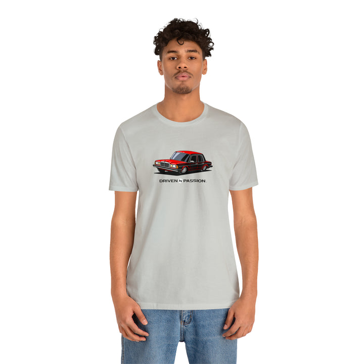 Red W123 Sedan (Bundt Wheels) T-Shirt