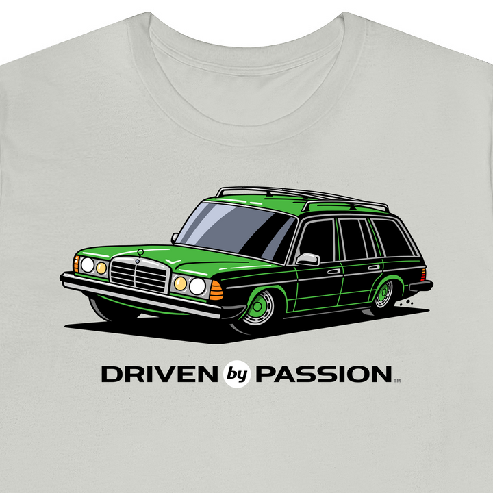 Green S123 Wagon (Hubcap Wheels) T-Shirt