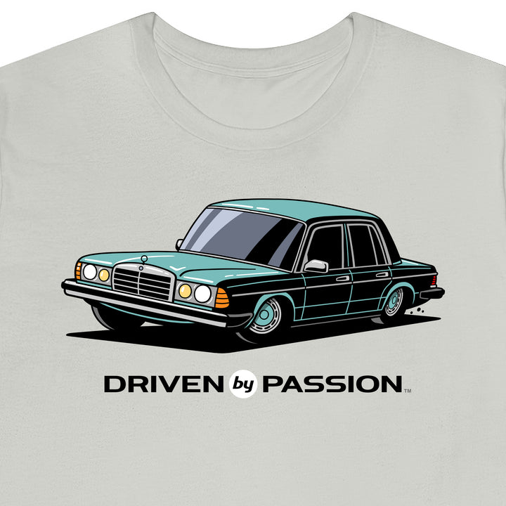 Turquoise W123 Sedan (Hubcap Wheels) T-Shirt